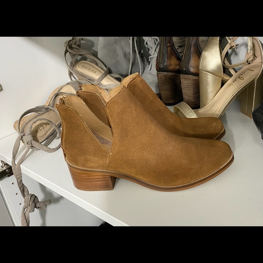 NWOT Booties - Picture 5 of 6